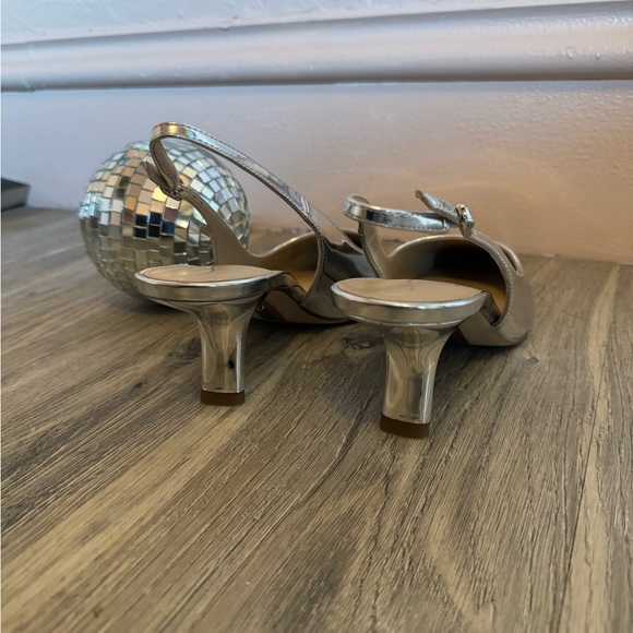 NIB Sam Edelman Bianka Slingback in Silver Sz 9.5 - Picture 4 of 6